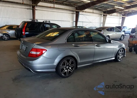 2013 Mercedes-Benz C 250 from USA, damaged, VIN WDDGF4HB0DR265776